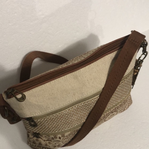 Sakroots Crossbody Bag with Elephant Bag Charm EUC - Picture 4 of 10